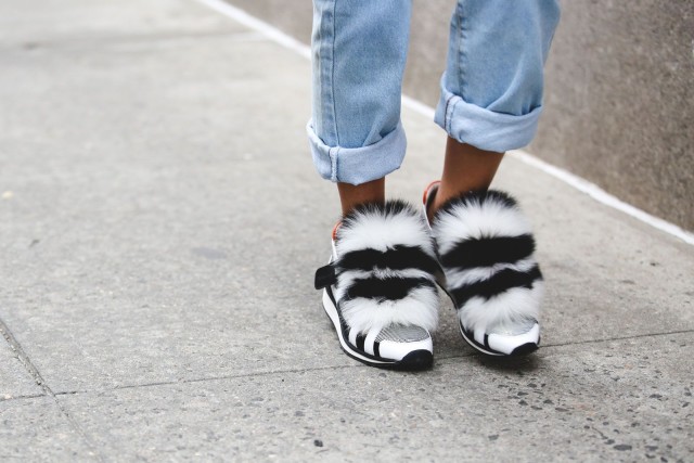 fur shoes sneakers-rolled jeans-nyfw street style-ref29