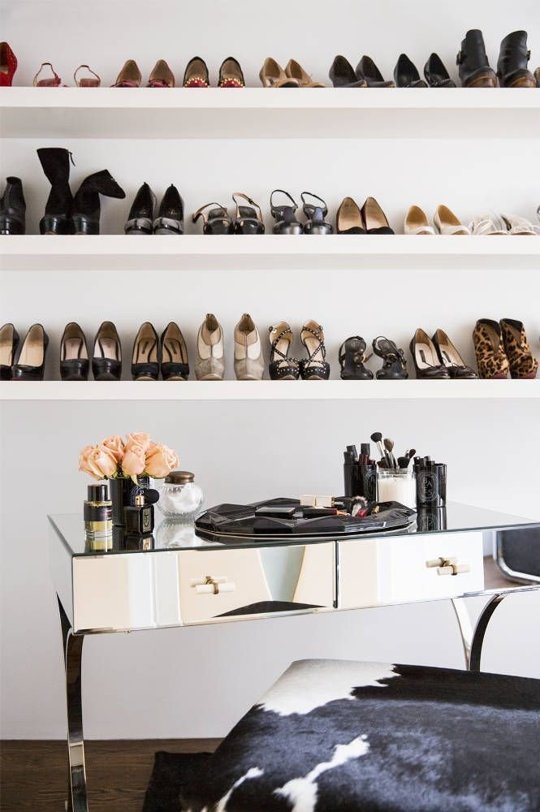  closet-org-shoes-shelves-via-apt therapy 