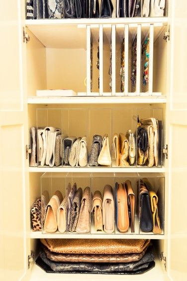 purse organization-line up closets in clear cubbbies-stack totes-closer otgranization-handbag storage-celeb closets-gayle king-thecoveteur