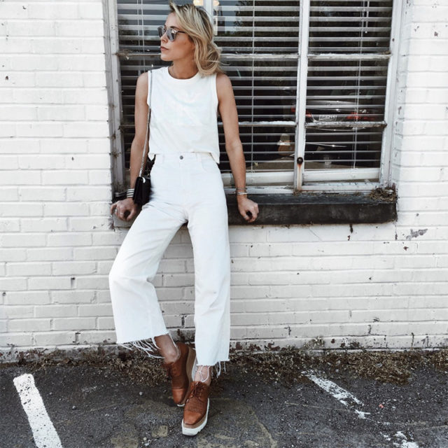 white jeans-platform lace ups-creepers-frayed denim-all white-summer weekend outfit-