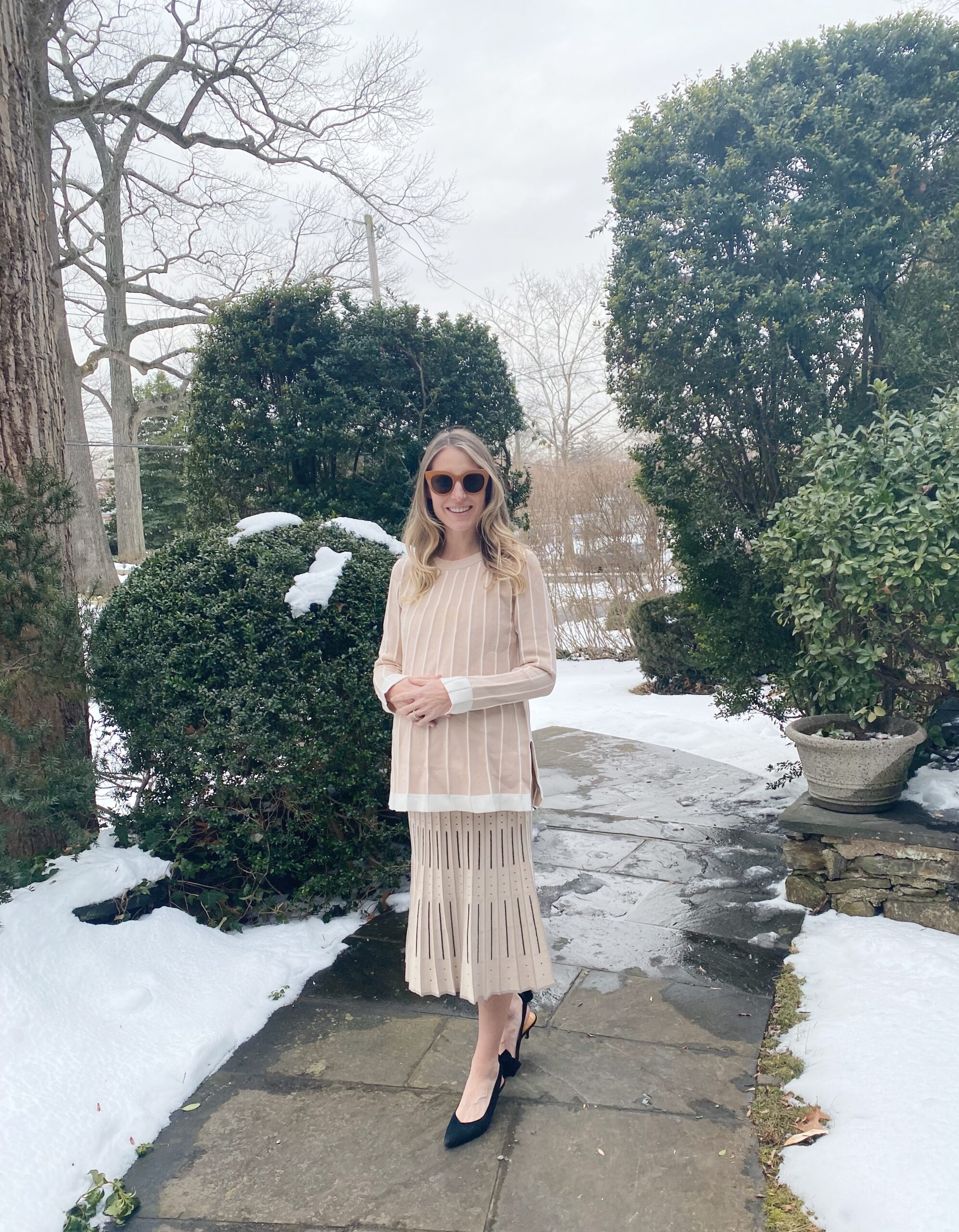 pregnancy work outfits