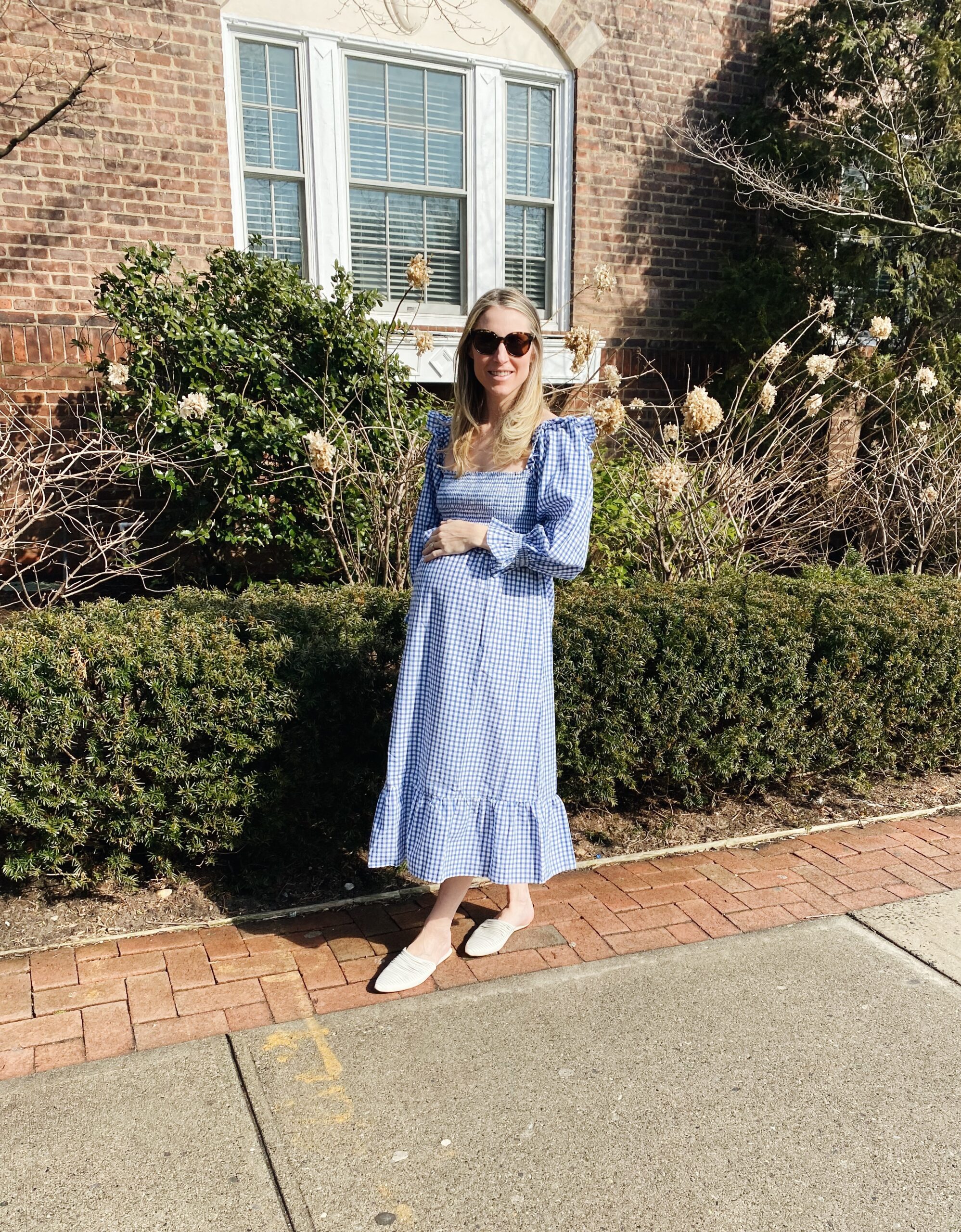 spring maternity outfit