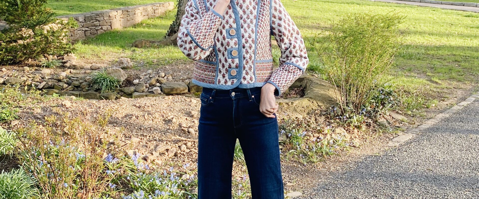 spring outfits 2022, how to style cropped flares